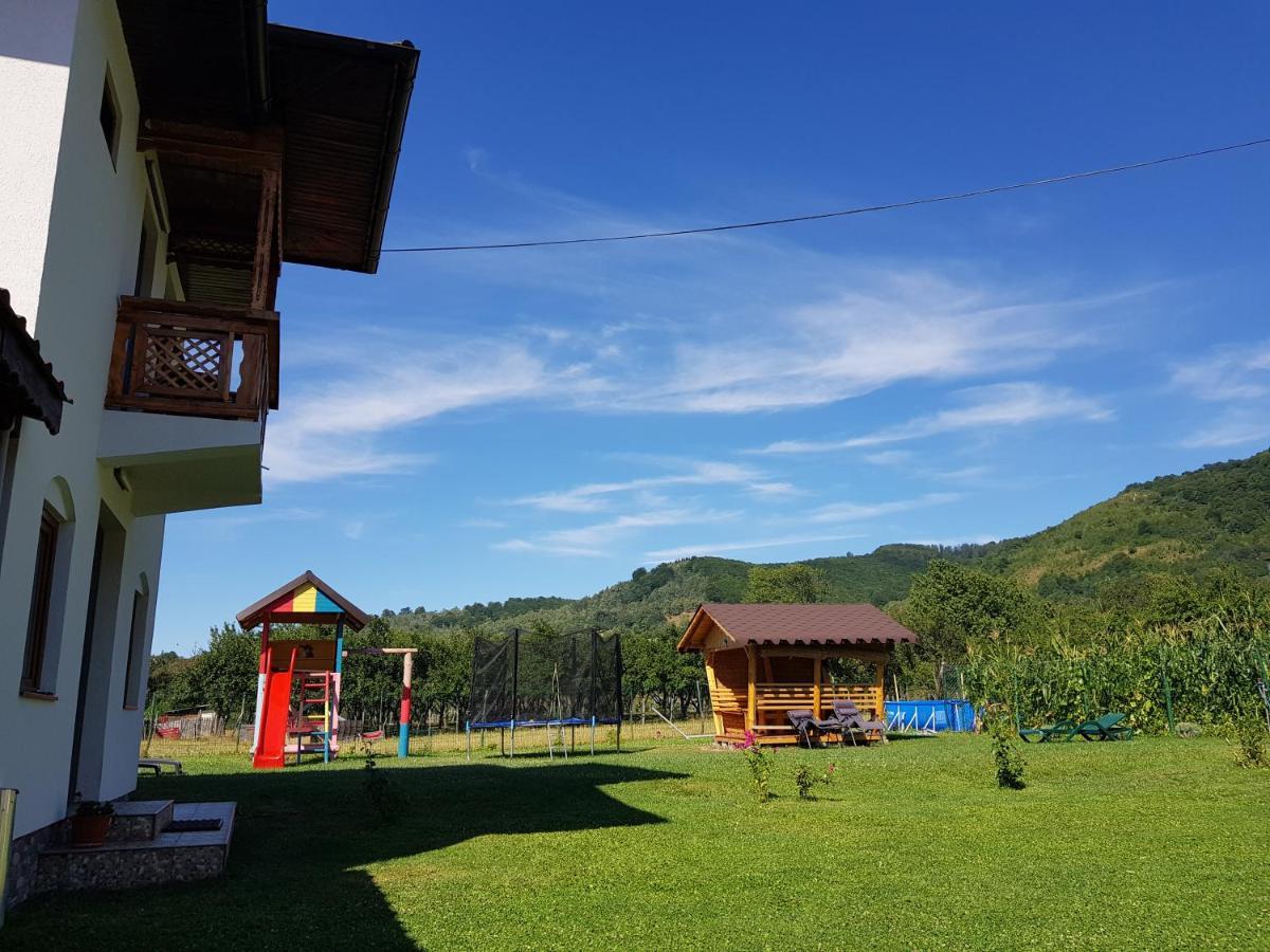 La Bunicu Villa Половраги Екстериор снимка
